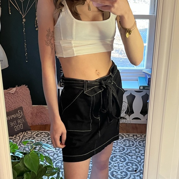 y2k black and white contrast stitching mini skirt ✨ - Picture 2 of 4